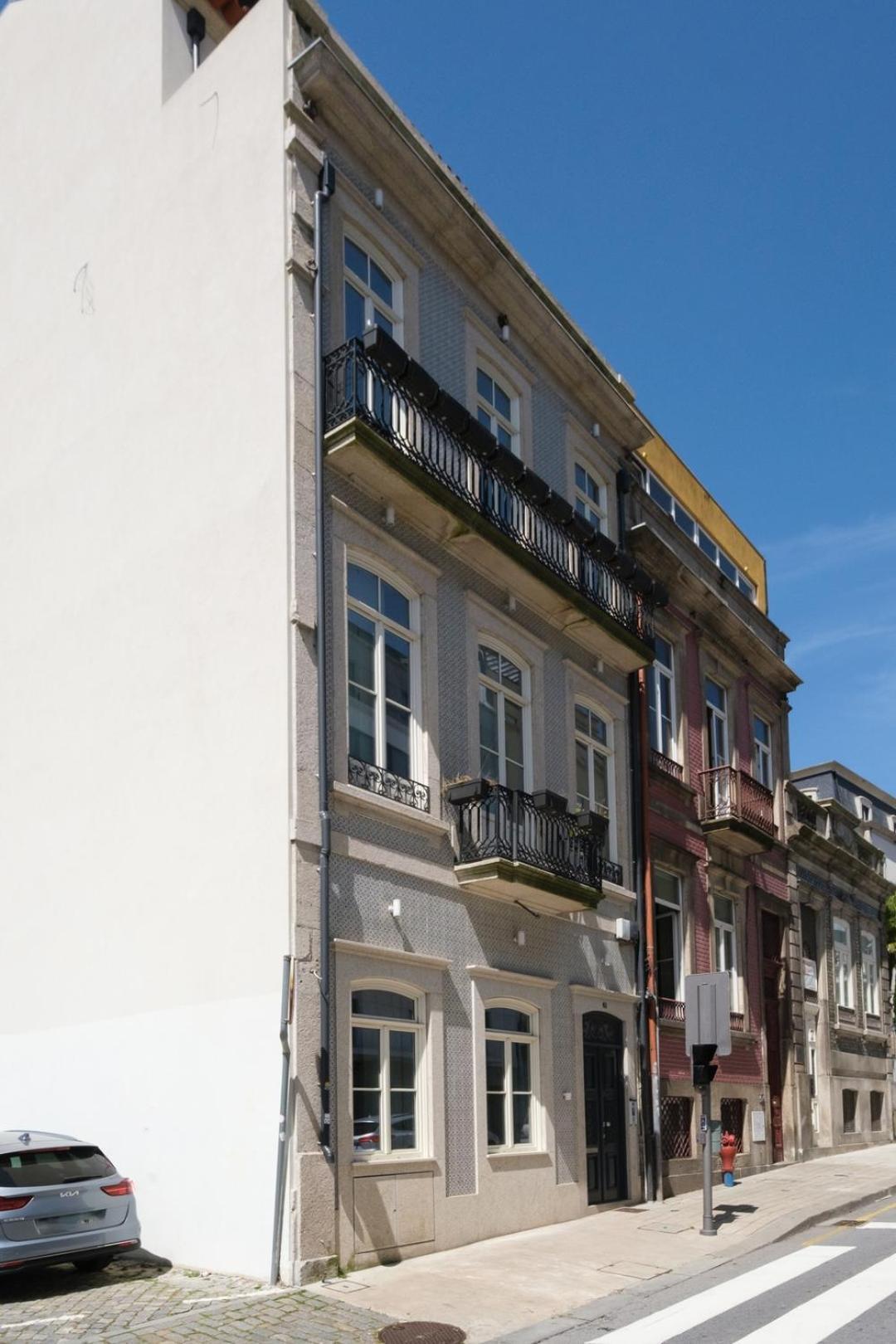 Spacious W. Beautiful & Sunny Private Terrace Appartement *