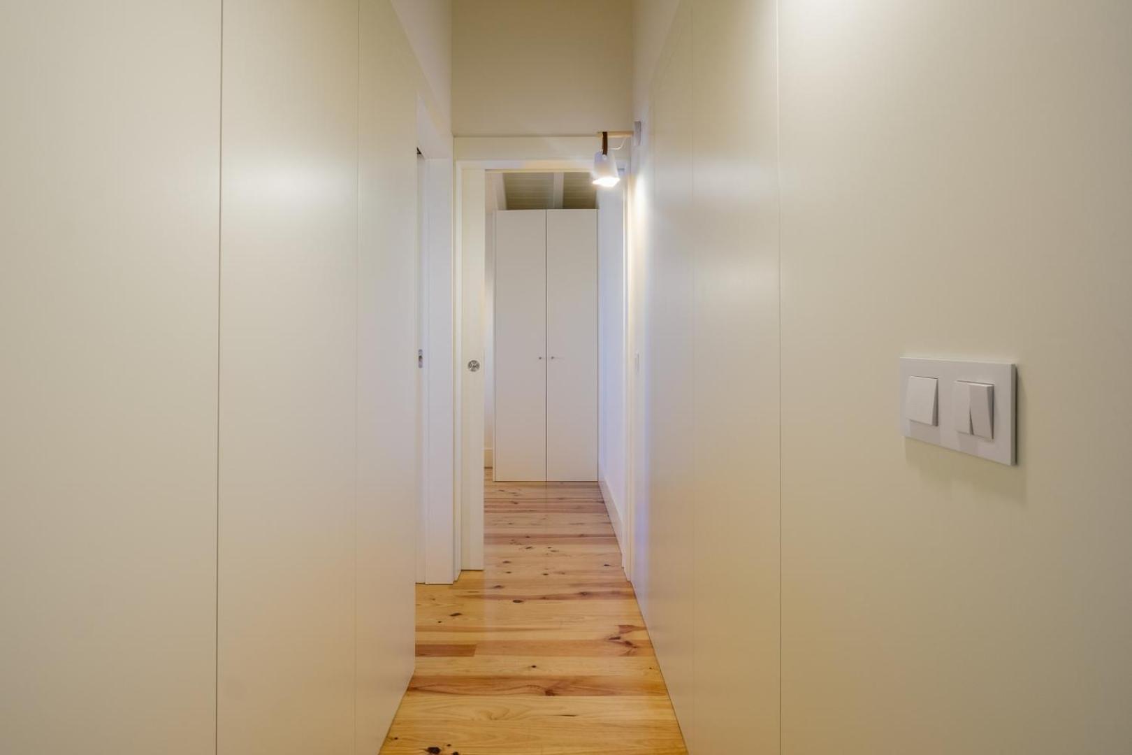 Spacious W. Beautiful & Sunny Private Terrace Appartement *