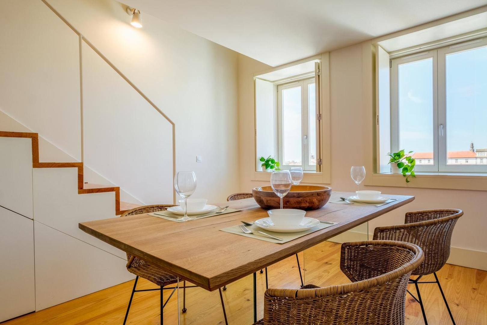 Spacious W. Beautiful & Sunny Private Terrace * Oporto