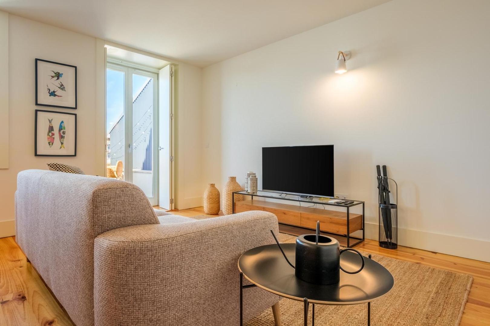 Spacious W. Beautiful & Sunny Private Terrace Appartement *